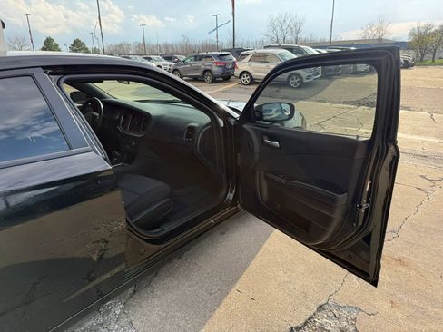 Used 2020 Dodge Charger SXT w/ Blacktop Package image 24