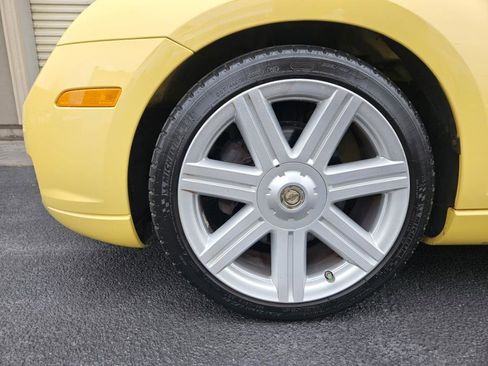 Used 2005 Chrysler Crossfire Limited image 38