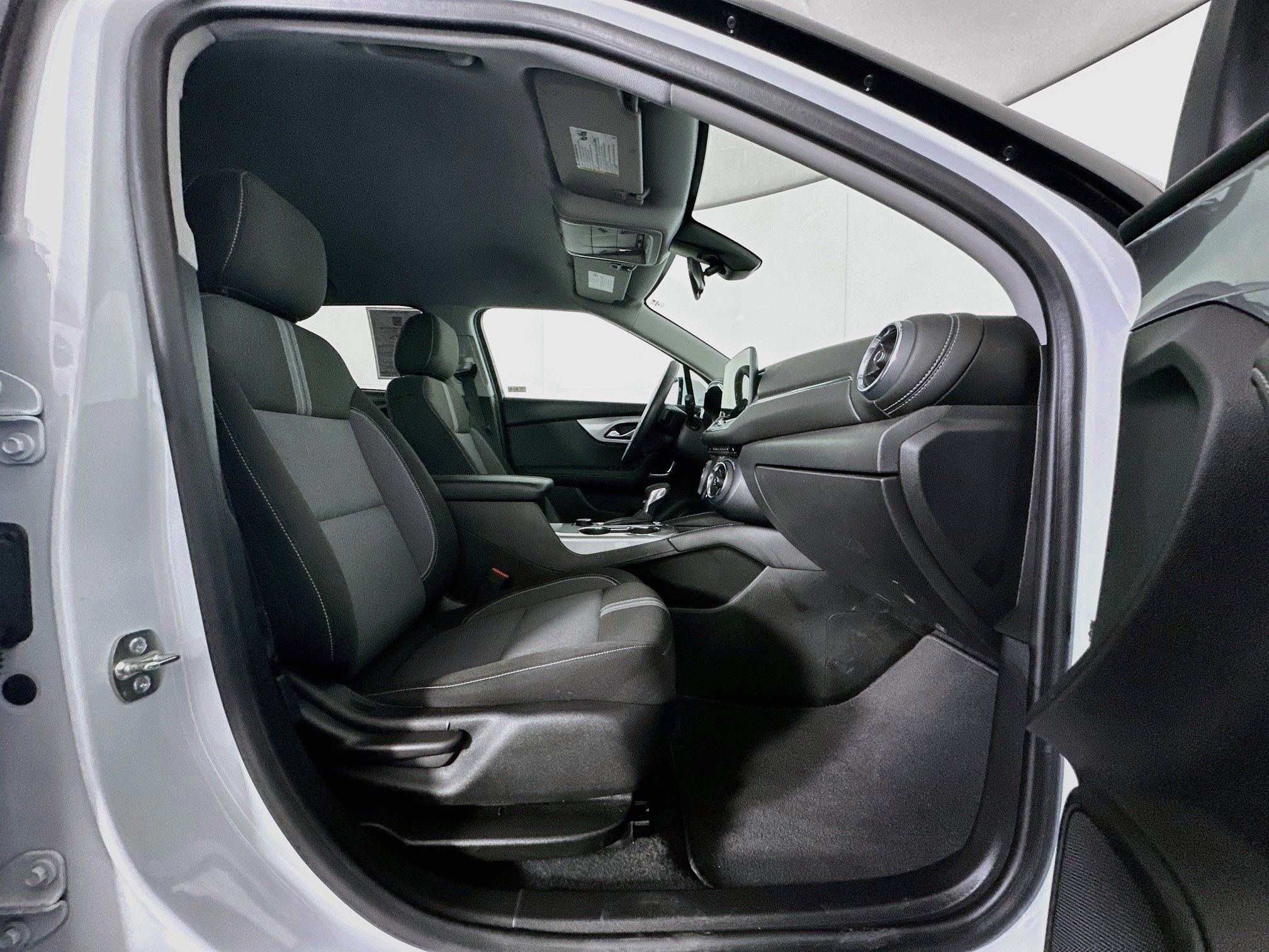 Used 2026 Chevrolet Blazer LT FWD image 32