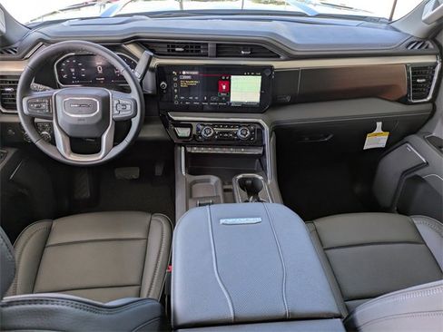 New 2026 GMC Sierra 2500 Denali w/ Denali Reserve Package image 15