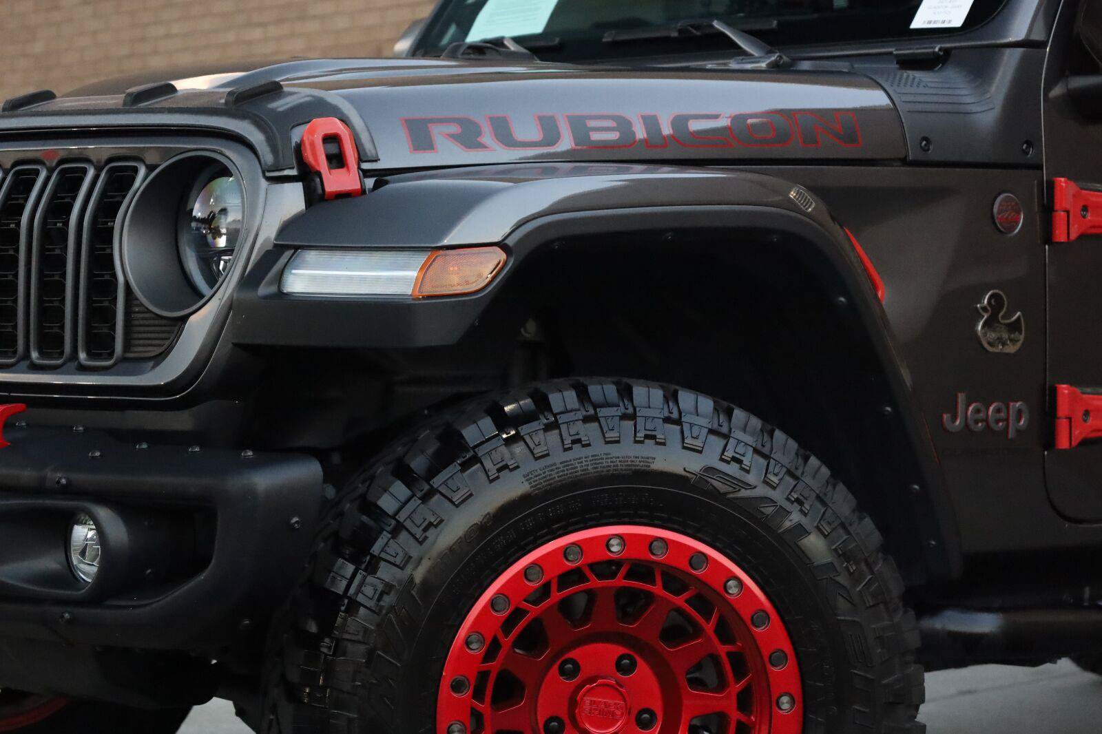 Used 2025 Jeep Gladiator Rubicon AWD/4WD image 5