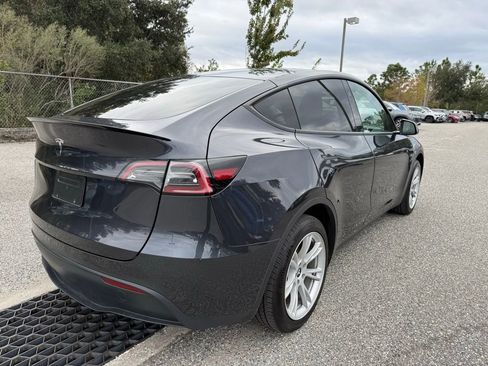 Used 2024 Tesla Model Y Long Range image 10