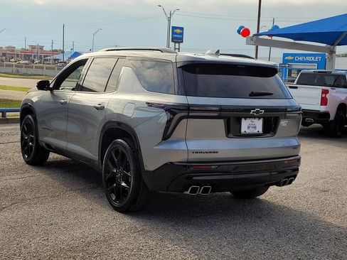 Used 2024 Chevrolet Traverse RS image 4