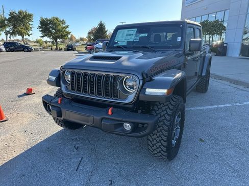 New 2025 Jeep Gladiator Mojave image 10