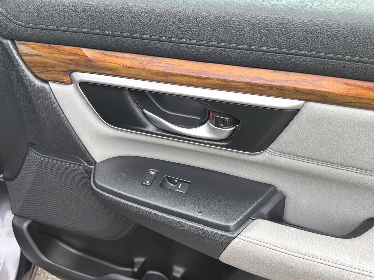 Used 2018 Honda CR-V Touring image 20