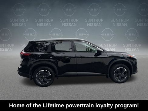 Used 2025 Nissan Rogue SV w/ SV Premium Package FWD image 7