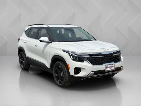 New 2026 Kia Seltos EX FWD image 3