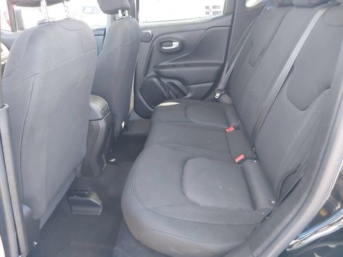 Used 2023 Jeep Renegade Latitude w/ Sun & Fun Group AWD/4WD image 8