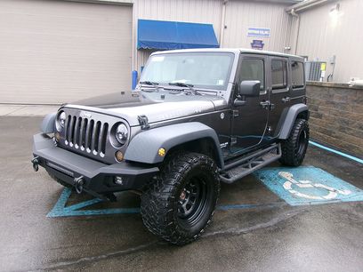 Used 2017 Jeep Wrangler Unlimited Rubicon w/ Connectivity Group