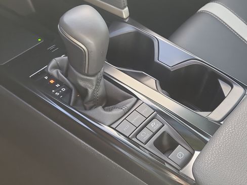Used 2025 Toyota Camry SE FWD image 26