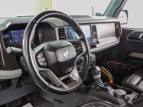 Used 2023 Ford Bronco Badlands image 22