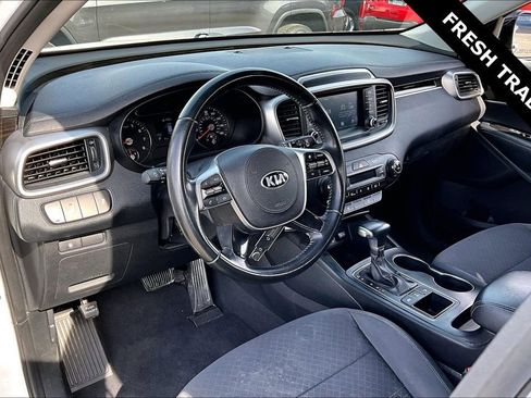 Used 2019 Kia Sorento S image 16