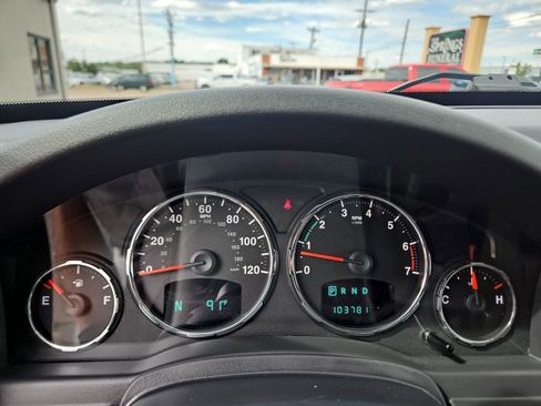 Used 2012 Jeep Liberty Sport image 13