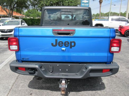 Used 2024 Jeep Gladiator Sport AWD/4WD image 7
