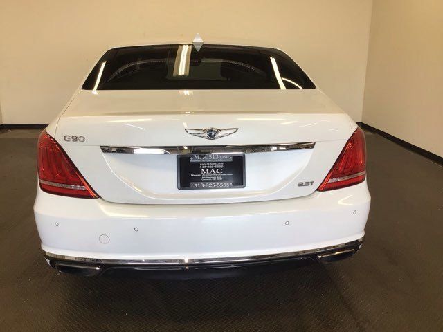 Used 2017 Genesis G90 3.3T Premium RWD image 5