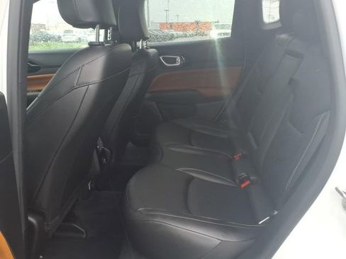 Certified 2025 Jeep Compass Limited image 13