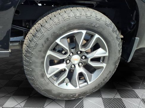 Used 2024 Chevrolet Silverado 1500 LT AWD/4WD image 29