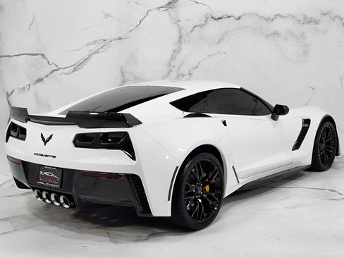 Used 2017 Chevrolet Corvette Z06 RWD image 11