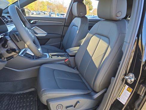 New 2025 Audi Q3 2.0T Premium image 15