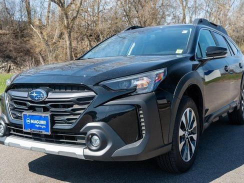 Used 2025 Subaru Outback Limited AWD/4WD image 2