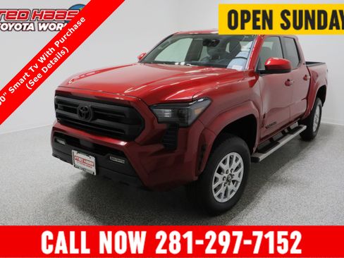 Used 2025 Toyota Tacoma SR5 image 1