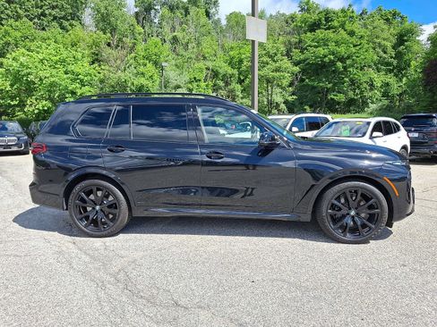 Used 2025 BMW X7 M60i AWD/4WD image 7