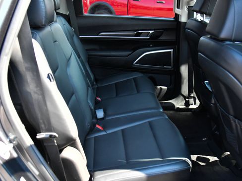 Used 2023 Kia Telluride LX AWD/4WD image 44