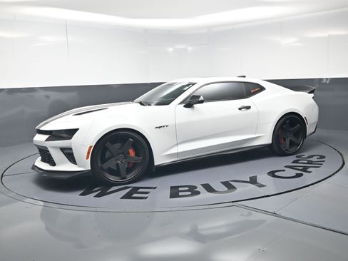 Used 2017 Chevrolet Camaro SS RWD image 12