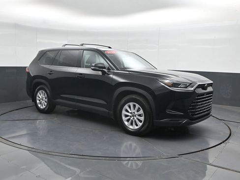 Used 2024 Toyota Grand Highlander AWD image 4