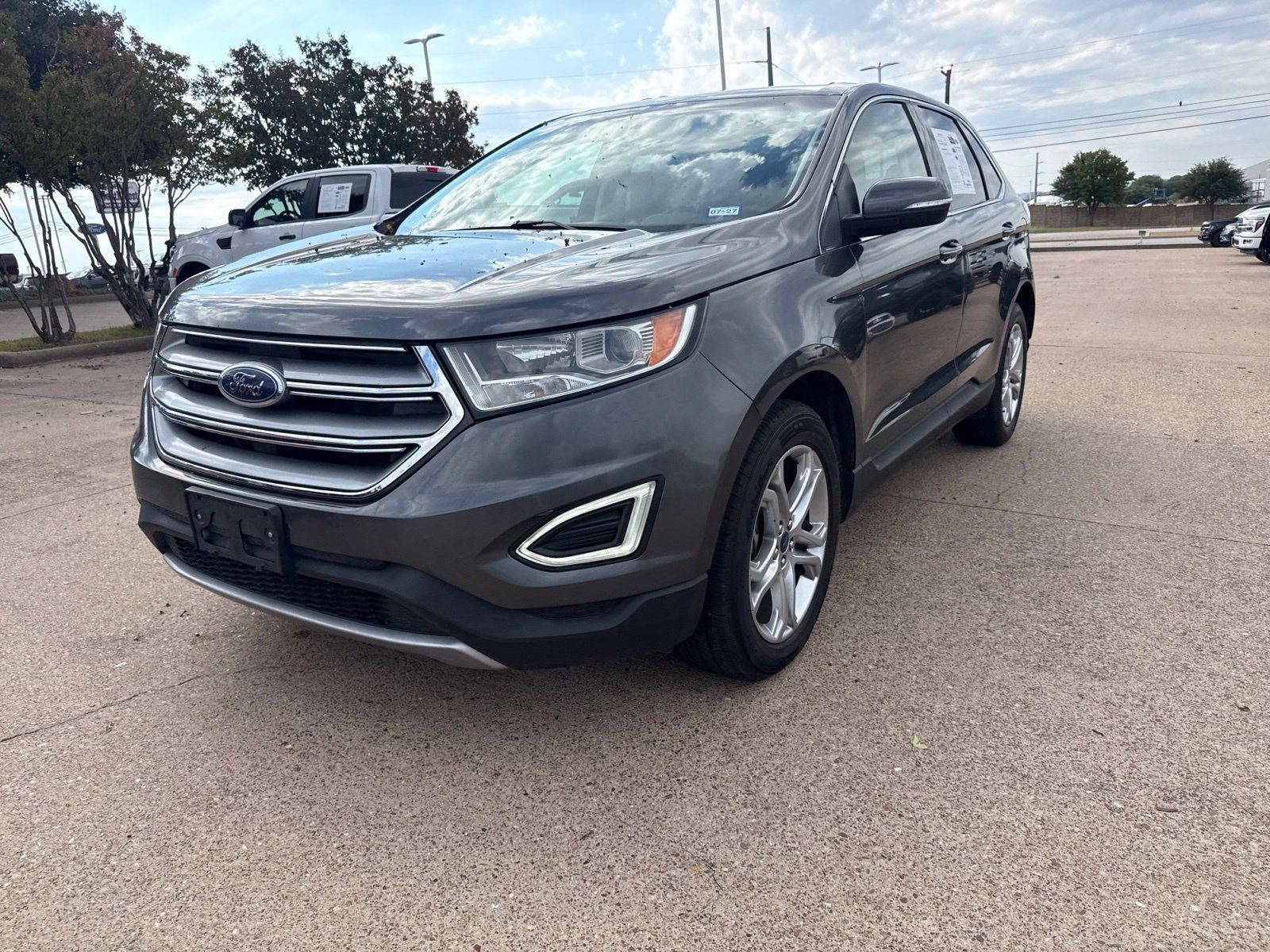 Used 2017 Ford Edge Titanium w/ Technology Package FWD image 3