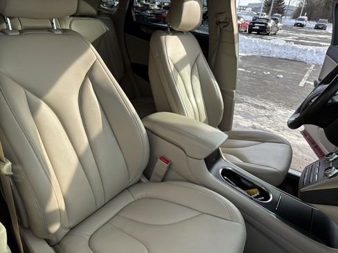 Used 2019 Lincoln MKC Premiere image 25