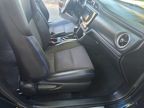 Used 2018 Toyota Corolla SE w/ Body Protection Package FWD image 34