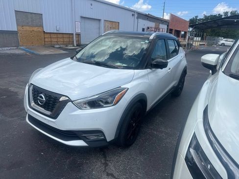 Certified 2019 Nissan Kicks SR w/ SR Premium Package FWD image 2