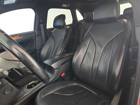 Used 2018 Lincoln MKC Reserve image 25