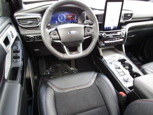 Used 2024 Ford Explorer ST w/ Equipment Group 401A AWD/4WD image 2