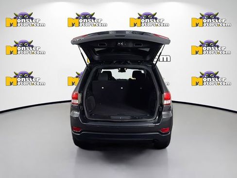 Used 2011 Jeep Grand Cherokee Laredo image 25