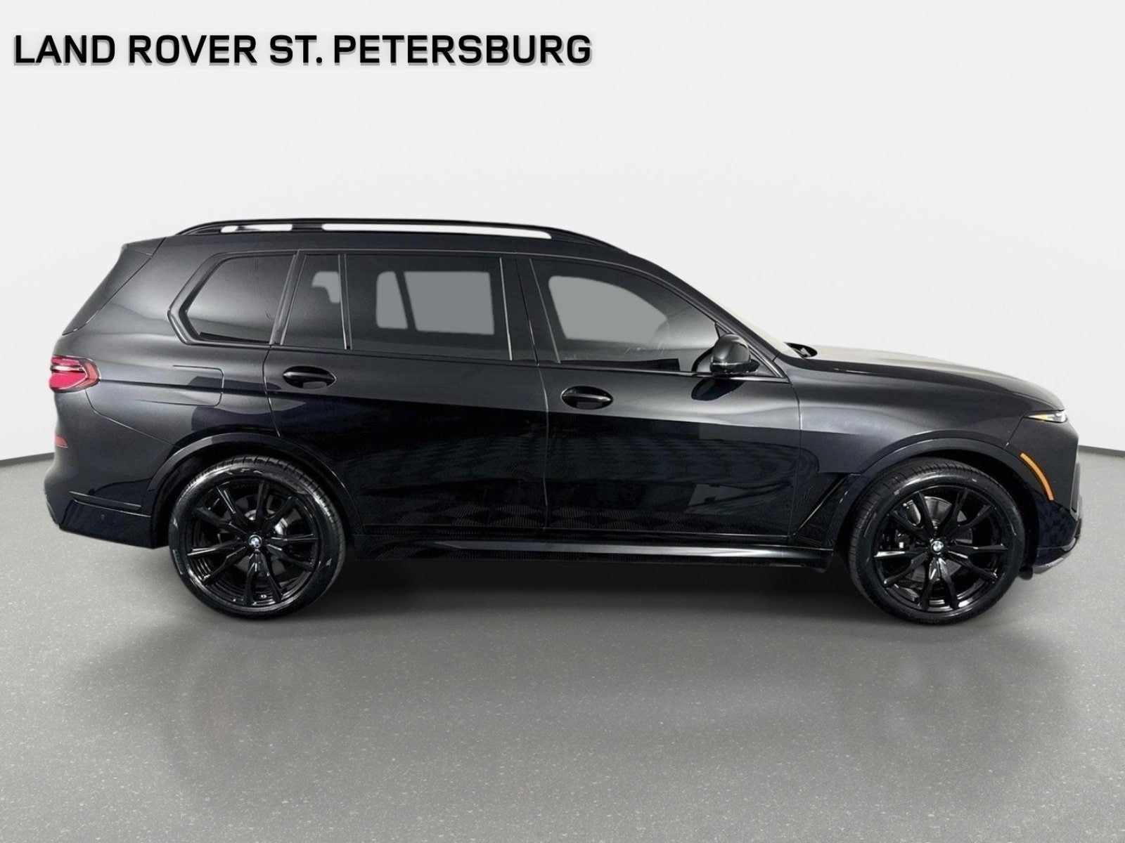 Used 2025 BMW X7 M60i AWD/4WD image 4