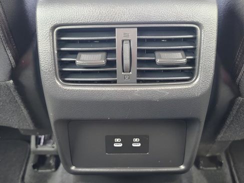 Certified 2024 Nissan Rogue SV FWD image 22