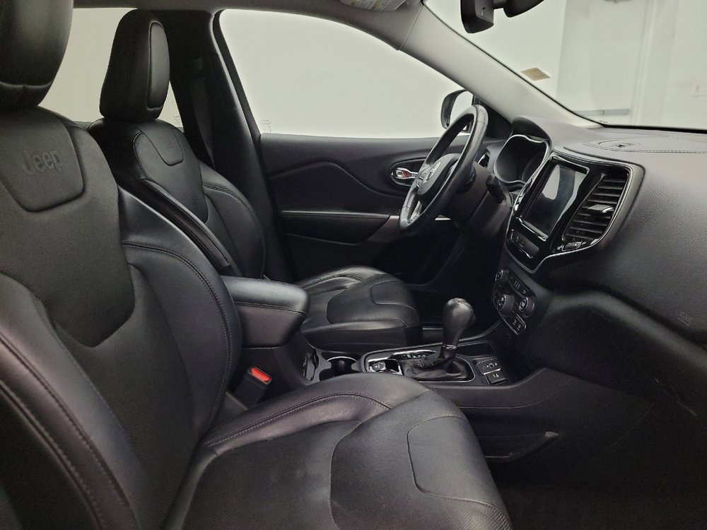 Used 2019 Jeep Cherokee Limited FWD image 21