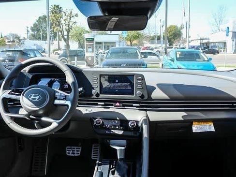 Certified 2025 Hyundai Elantra Sport FWD image 17