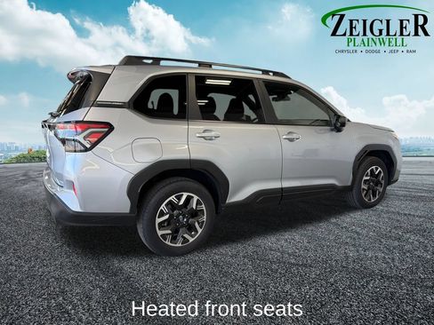 Used 2025 Subaru Forester Premium AWD/4WD image 6