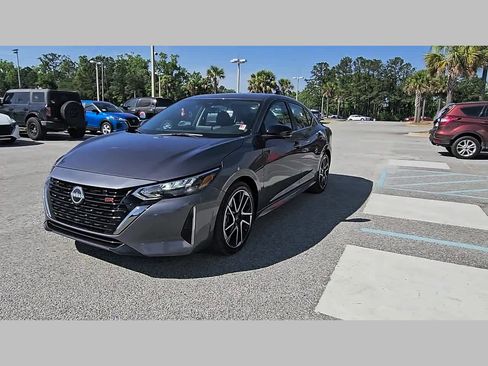 Used 2025 Nissan Sentra SR w/ SR Premium Package FWD image 22