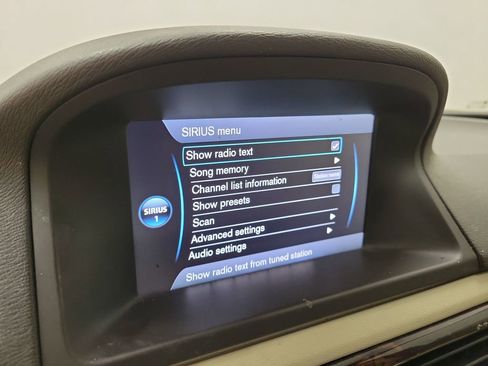 Used 2013 Volvo XC70 3.2 image 26