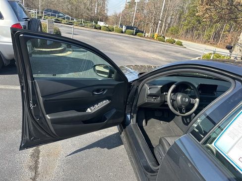 Certified 2025 Honda Accord SE image 20