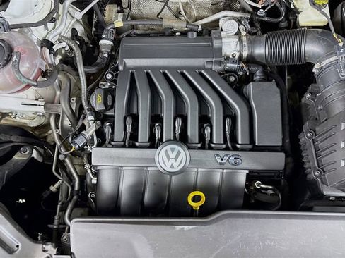 Used 2022 Volkswagen Atlas Cross Sport SEL Premium R-Line image 33