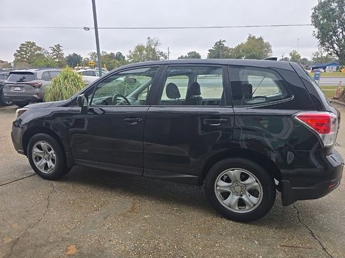 Used 2018 Subaru Forester 2.5i image 4