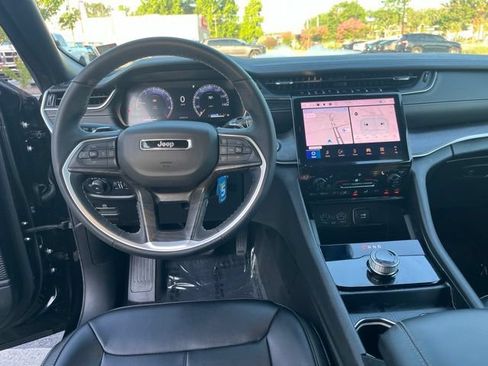 Used 2025 Jeep Grand Cherokee L Limited w/ Black Appearance Package RWD image 18