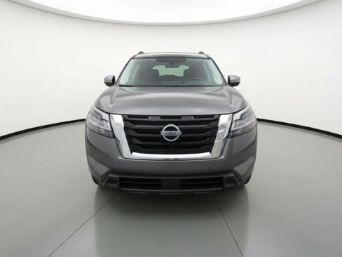 Used 2025 Nissan Pathfinder SV FWD image 2
