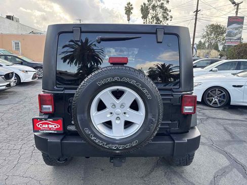 Used 2018 Jeep Wrangler Unlimited Sport S AWD/4WD image 7