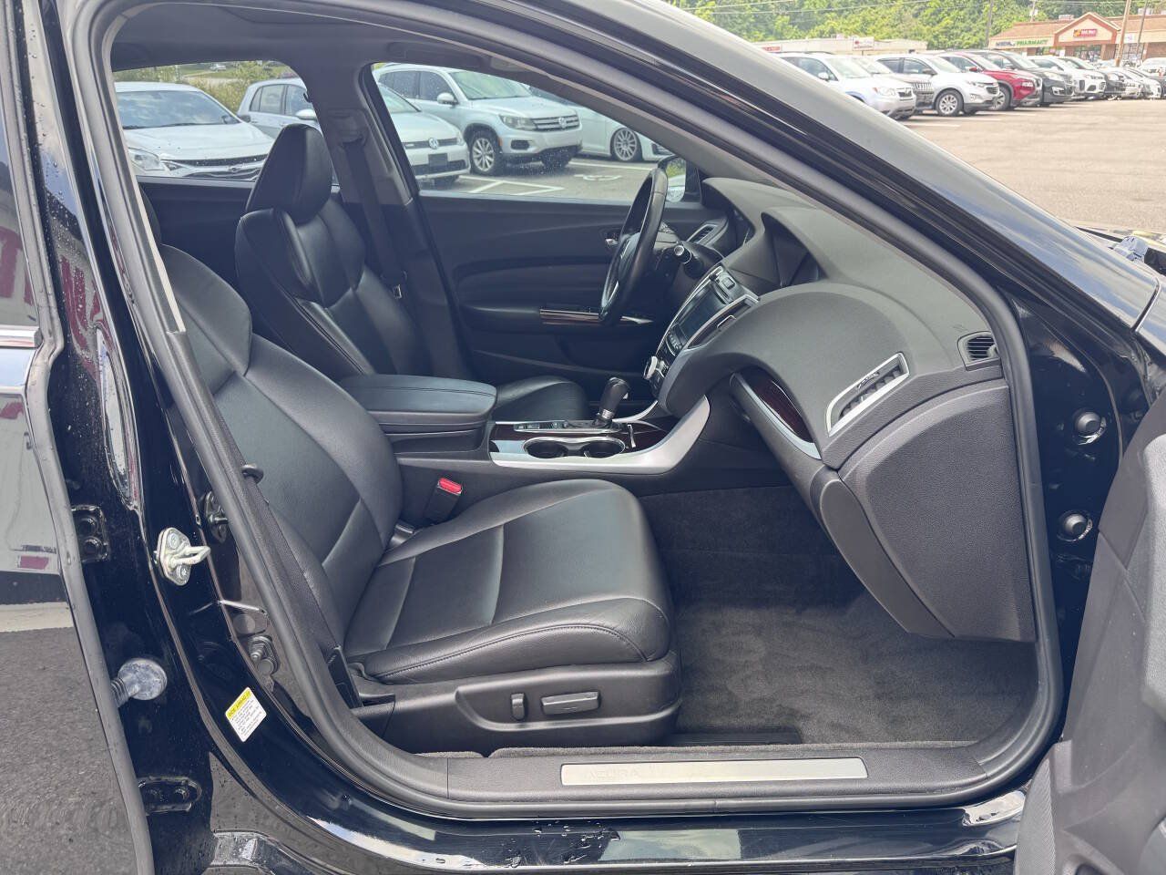 Used 2017 Acura TLX FWD image 16